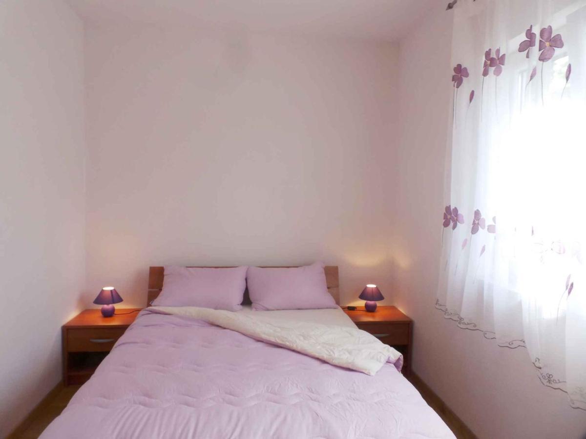 Holiday Home In Malinska/Insel Krk 13031 Екстер'єр фото