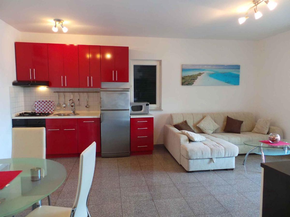 Holiday Home In Malinska/Insel Krk 13031 Екстер'єр фото