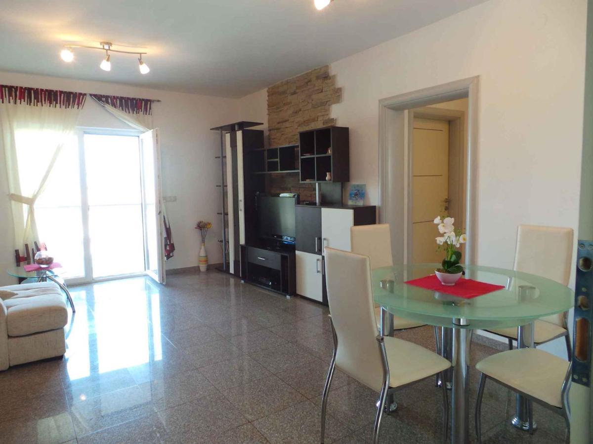 Holiday Home In Malinska/Insel Krk 13031 Екстер'єр фото