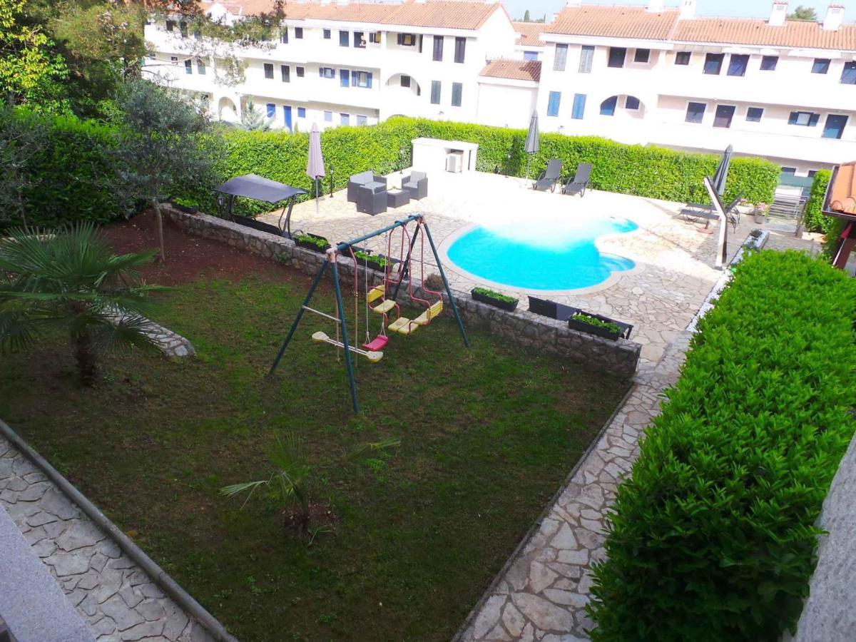 Holiday Home In Malinska/Insel Krk 13031 Екстер'єр фото